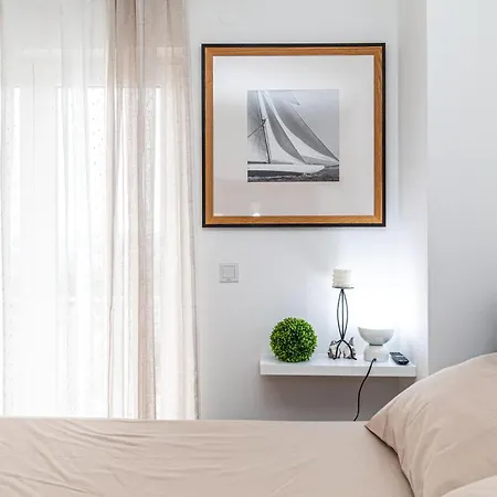 Beautiful In Kastel Luksic With Wifi Apartment *