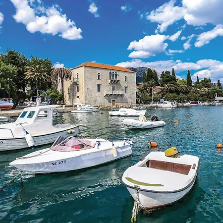 Beautiful In Kastel Luksic With Wifi * Kastela