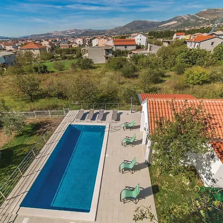 Apartment Beautiful In Kastel Luksic With Wifi *