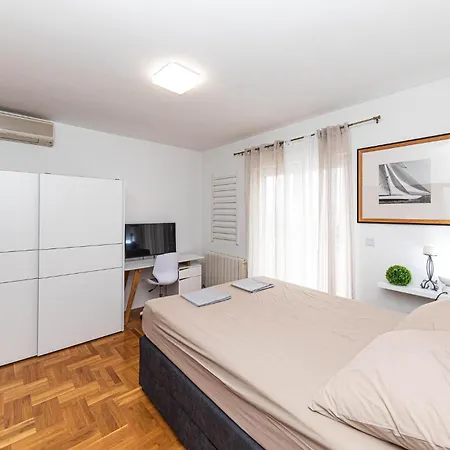 Beautiful In Kastel Luksic With Wifi Apartment Kastela